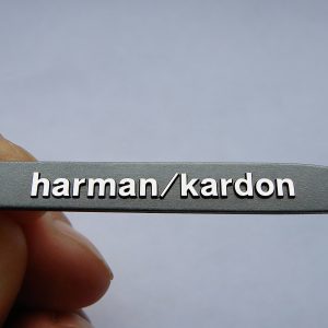 02-1-1 Harman/Kardon: Visualizing Sound with Custom Aluminum Labels